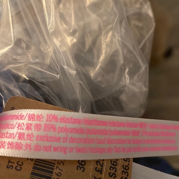 PINK Victoria’s Secret Wear Everywhere Bra - Picture 5 of 5